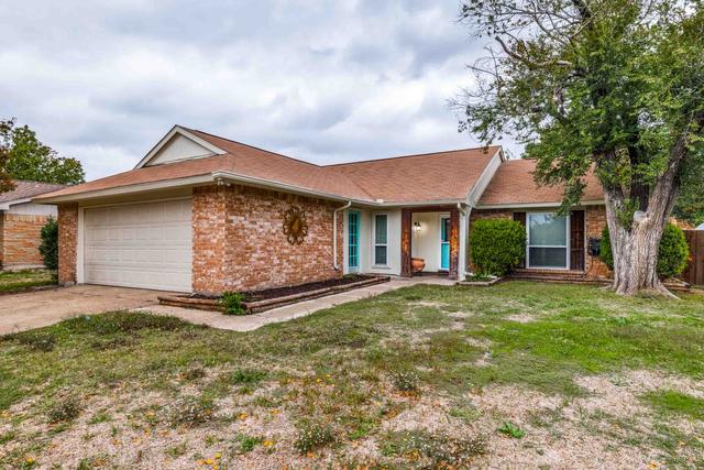 710 Bowie St, Forney, TX,
            75126